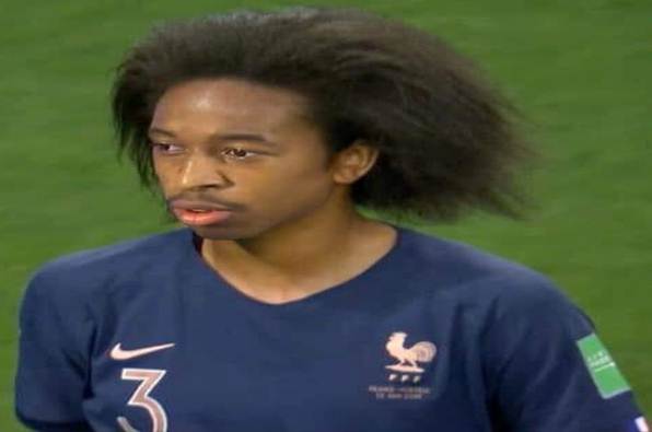 حقيقة صورة لاعبة المنتخب الفرنسي